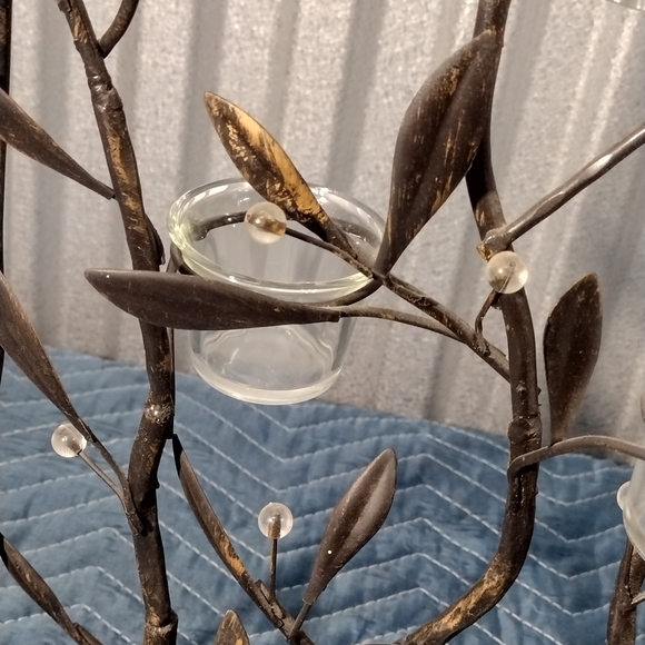 Black Metal Leaf Candle Holder - Picture 2 of 9